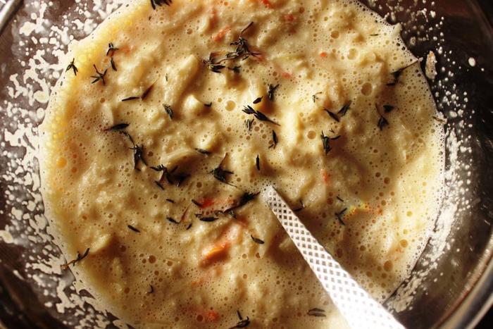 Манный пирог с квашеной капустой