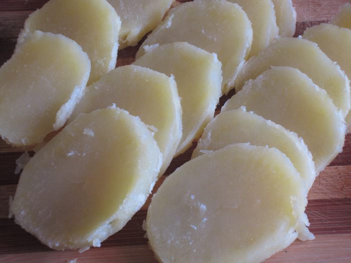 Хек с картофелем и фундуком