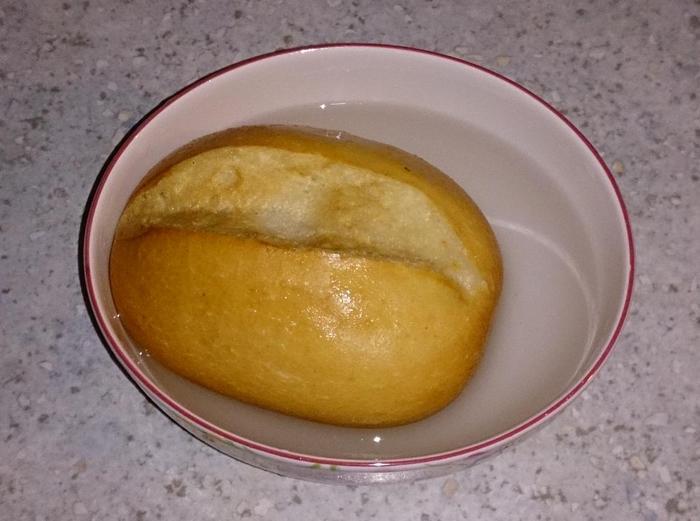 Мясная запеканка с ананасом, сыром и брусникой