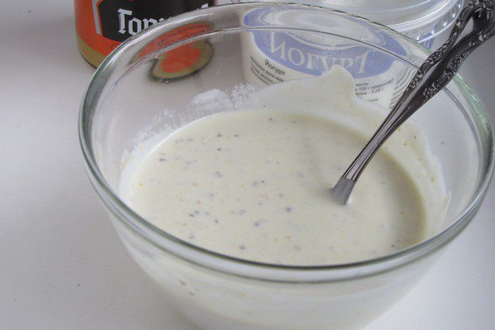 Куриный салат с виноградом и кедровыми орешками