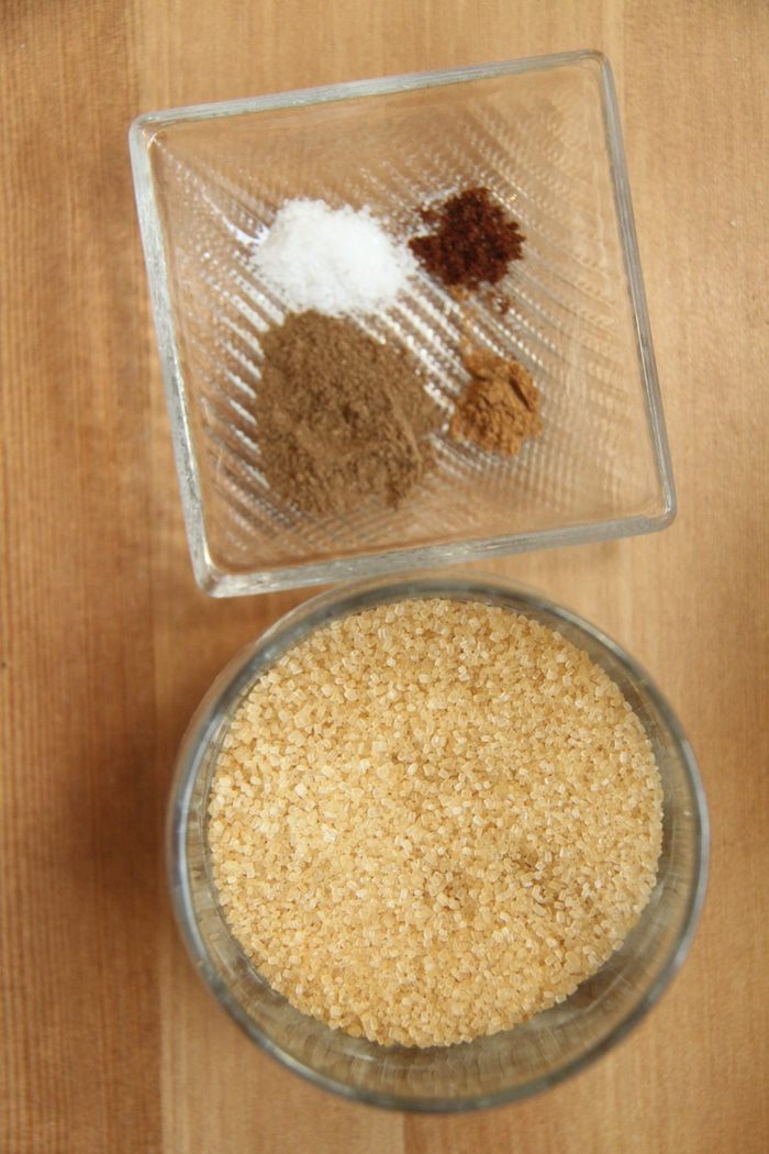 Чизкейк с корицей, яблоком и сахарным пеканом