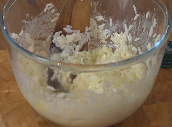 Восточный рисовый салат с креветками 