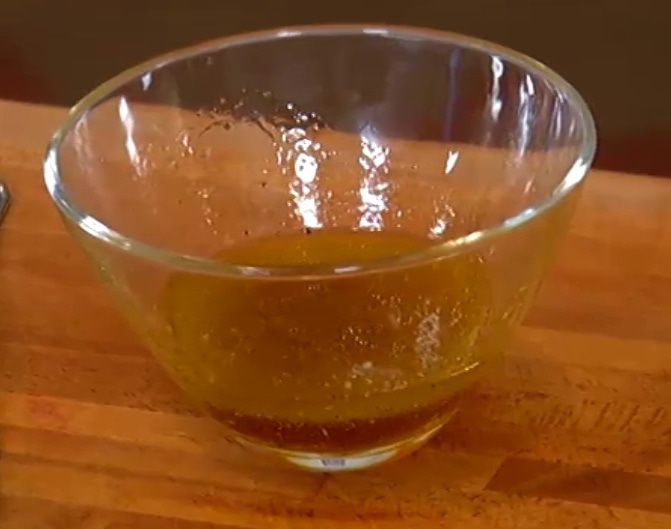 Салат с пекорино и орехами пекан