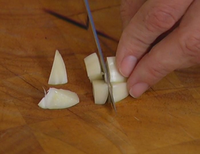 Салат с тыквой и свеклой на листьях цикория