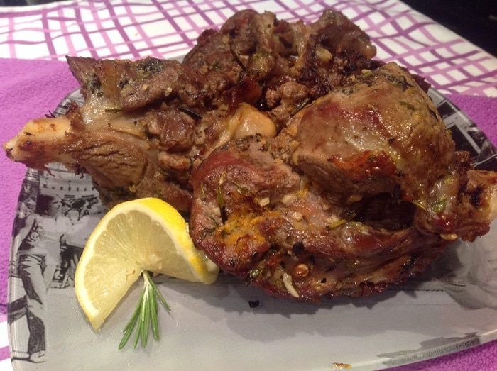 Баранина, запеченная с травами