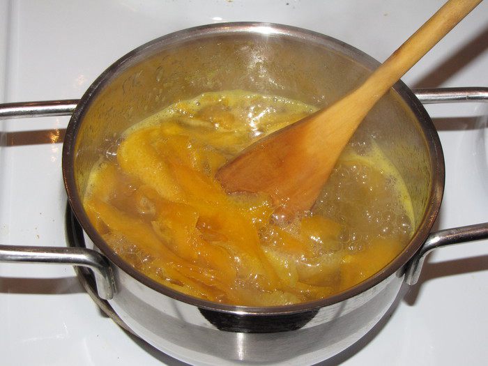 ореховый пирог с апельсиновым конфи