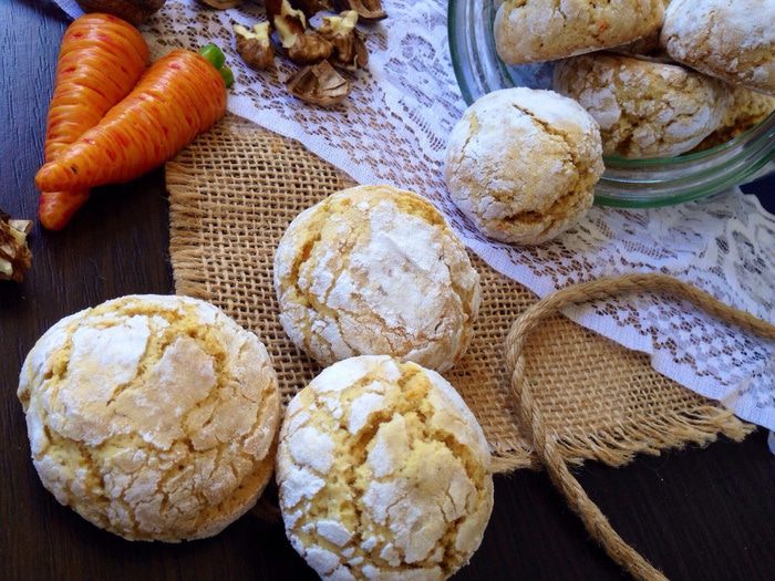 Морковно-ореховое печенье с трещинками