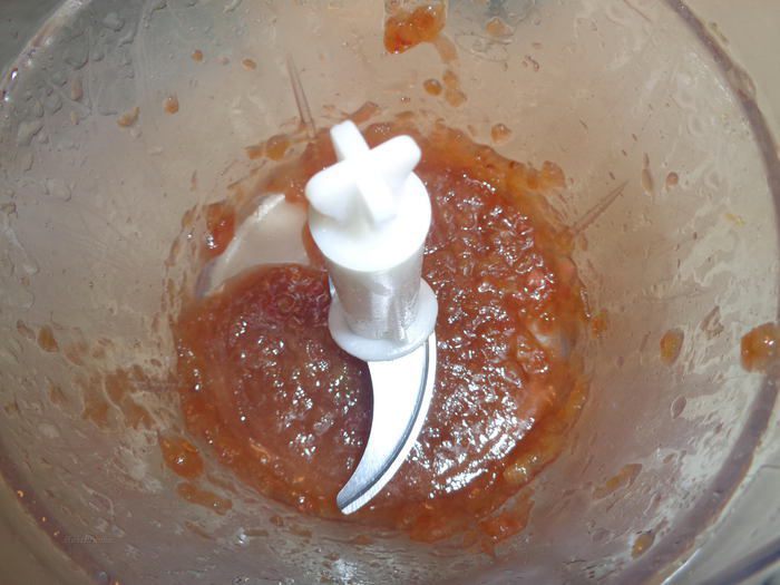 Сахарное печенье с курдом из ревеня, глазированное помадкой