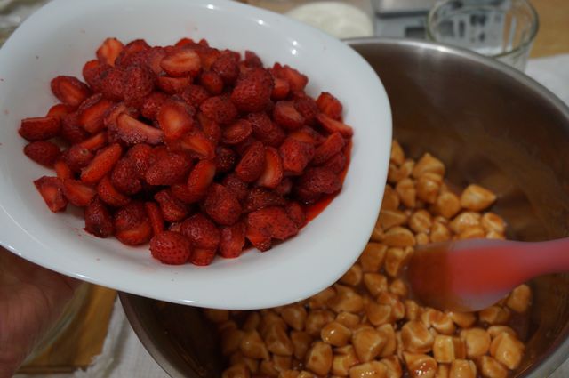 Клубничное шифоновое пирожное