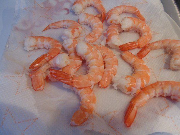 Салат &amp;quot;Симфония&amp;quot; с тунцом, креветками и клубникой