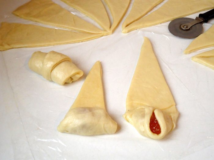 Булочки слоеные с джемом и вареной сгущенкой