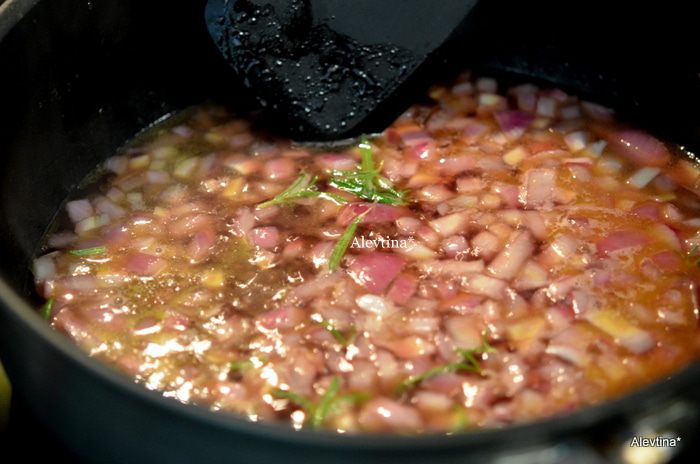 Свиные котлеты с клюквенным соусом