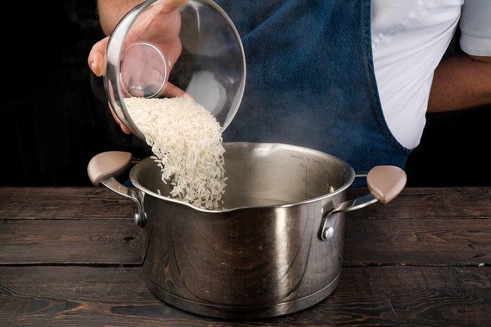 Жареный рис с курицей