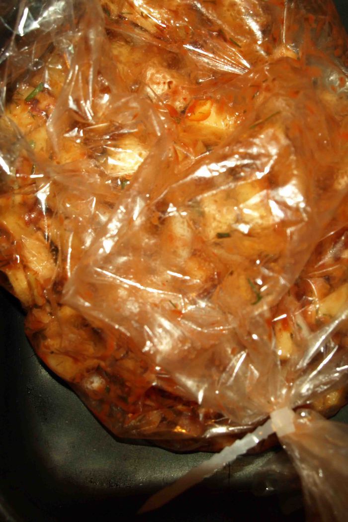 Картофель, запеченный в томате 