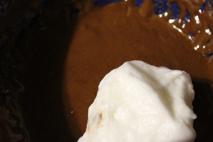 Шоколадный рулет с кремом из манки