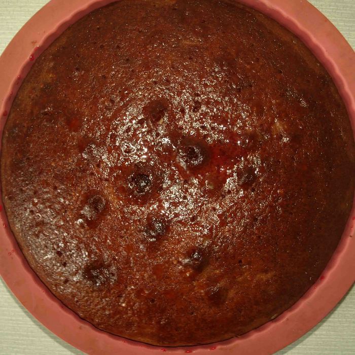 Пирог с вишневым сиропом