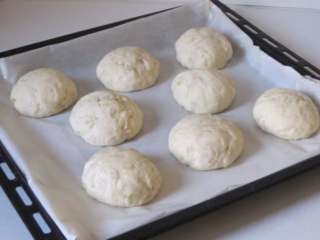 Капустные булочки