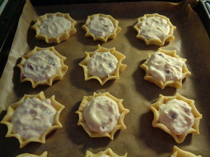 Фаршированные груши в воздушном тесте