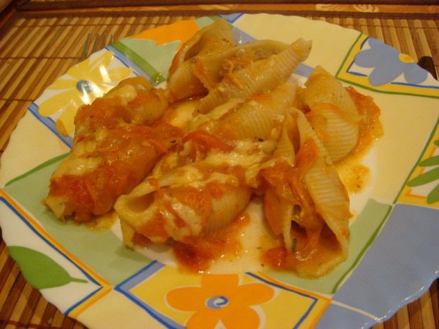 Фаршированные макароны-ракушки