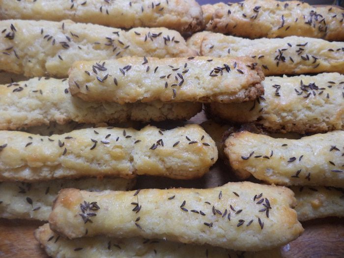 Сырные палочки с тмином