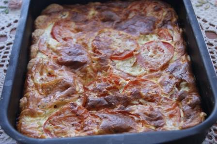 Сырный пирог с томатами