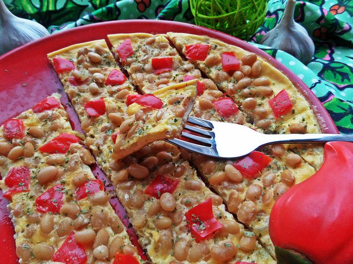 Омлет с фасолью и овощами