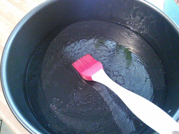 Кремовый чизкейк с клубничным соусом