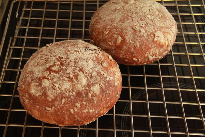 Хлеб с полбой и цукатами