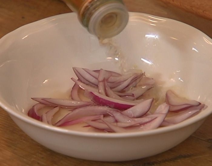 Греческий салат с перловкой 