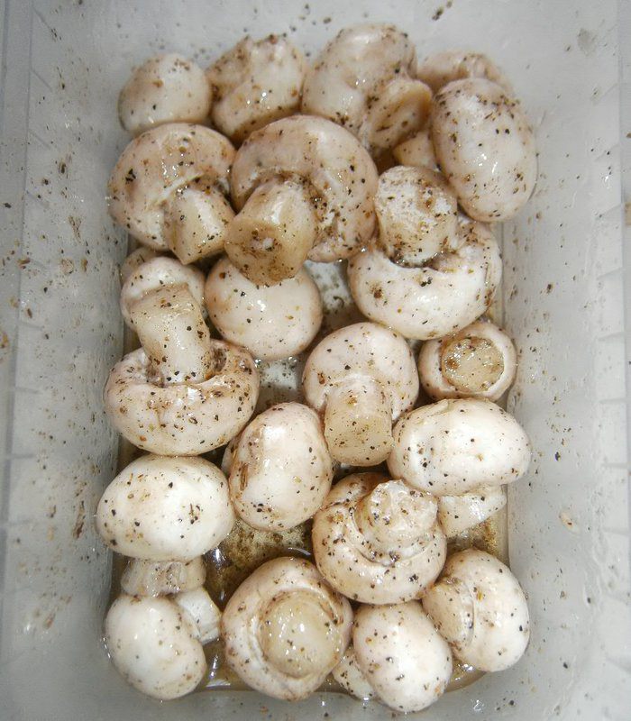 Овощной салат с заправкой из грецких орехов