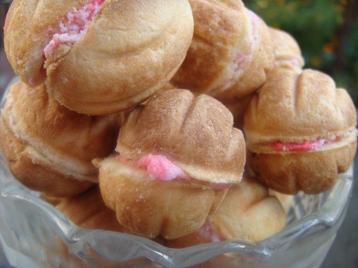 Печенье &amp;quot;Орешки&amp;quot;, фаршированные малиновым чизкейком