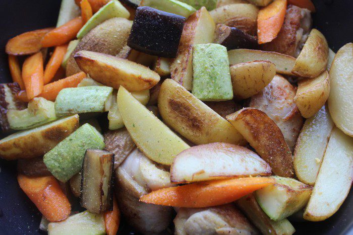 Цыпленок с молодыми овощами