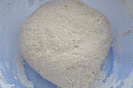 Лепешки с горохово-чесночной начинкой