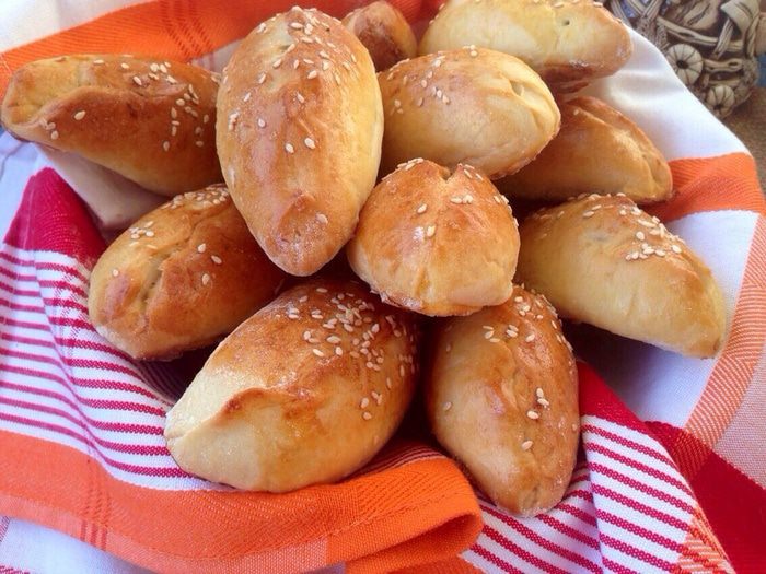 Скороспелые пирожки с печенью и овощами