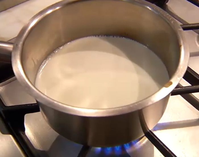 Горячий шоколад со взбитыми сливками 