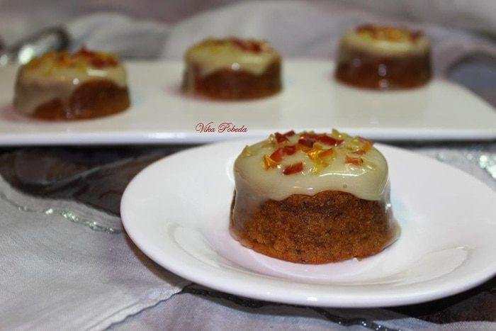 Тыквенные пирожные под апельсиново-сметанной глазурью