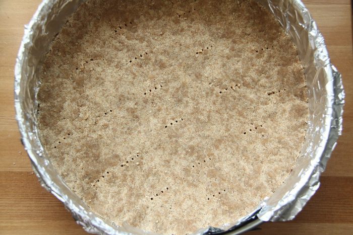 Чизкейк с корицей, яблоком и сахарным пеканом