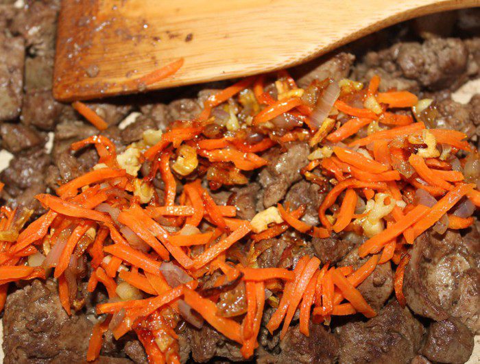 Террин из сладких перцев с печеночным салатом