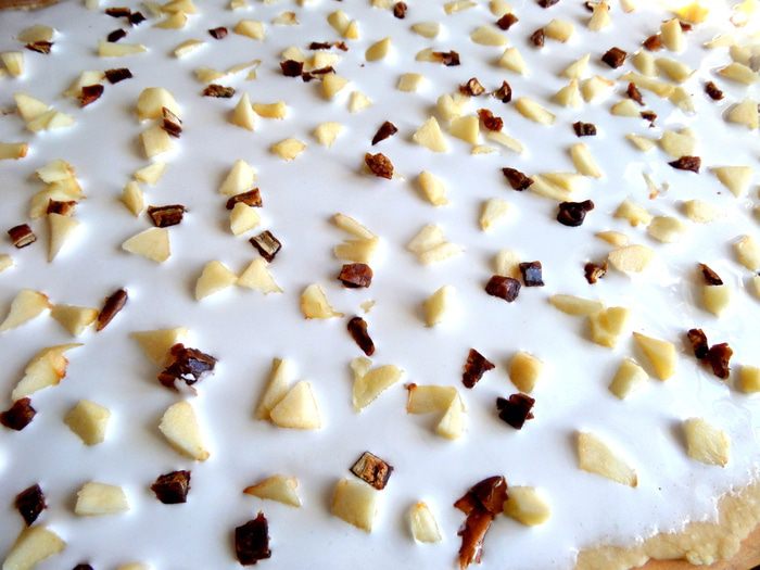 Творожный рулет с безейной прослойкой