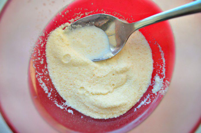 Творожное суфле с черной смородиной