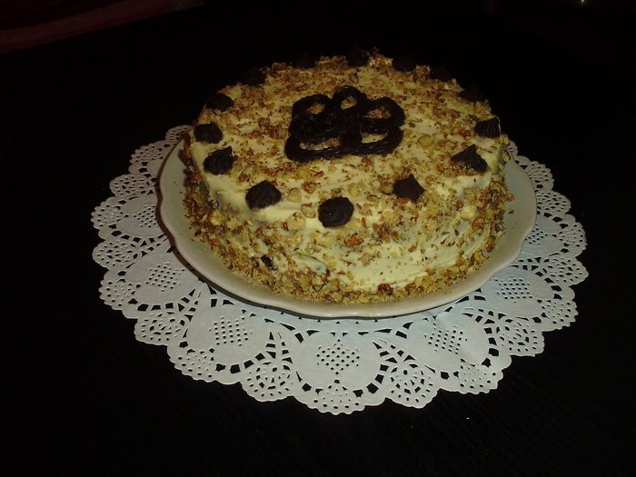 Шоколадный торт с черносливом