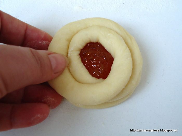 Булочки с апельсиновым джемом