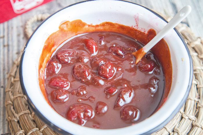 Блинный пирог с вишней и шоколадом