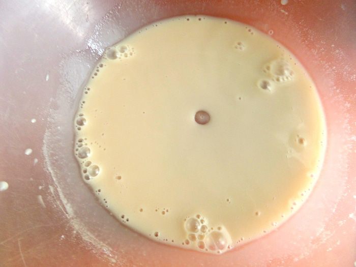 Дрожжевые блины с луково-сырной начинкой