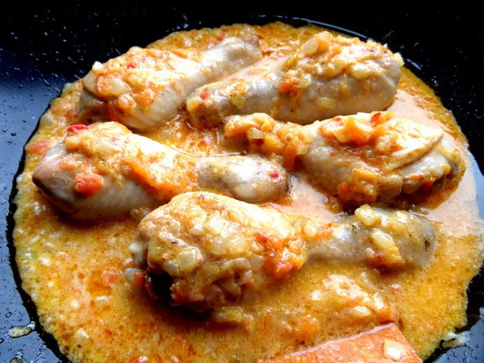 Куриные ножки в домашней аджике
