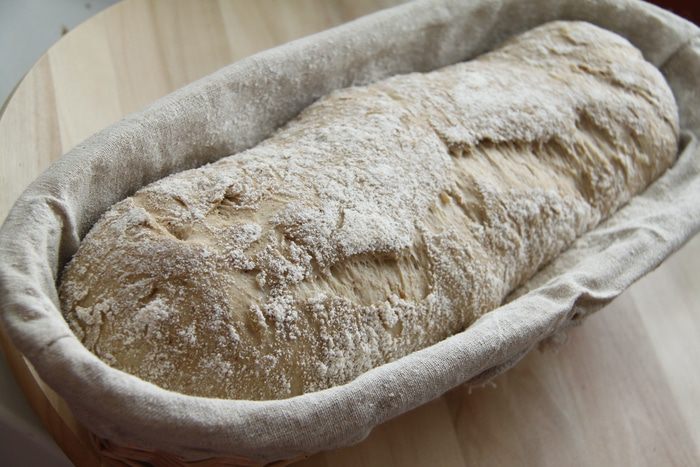 Домашний хлеб с сушеными грибами и жареным луком