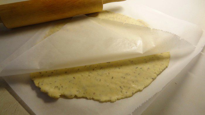 Сырное тесто с тимьяном (основа для несладких тартов, пирогов и тарталеток)