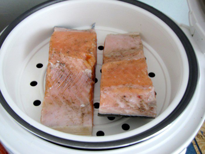 Форель с овощами в тесте