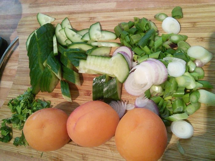 Салат с кус-кусом и шашлыки из индейки 