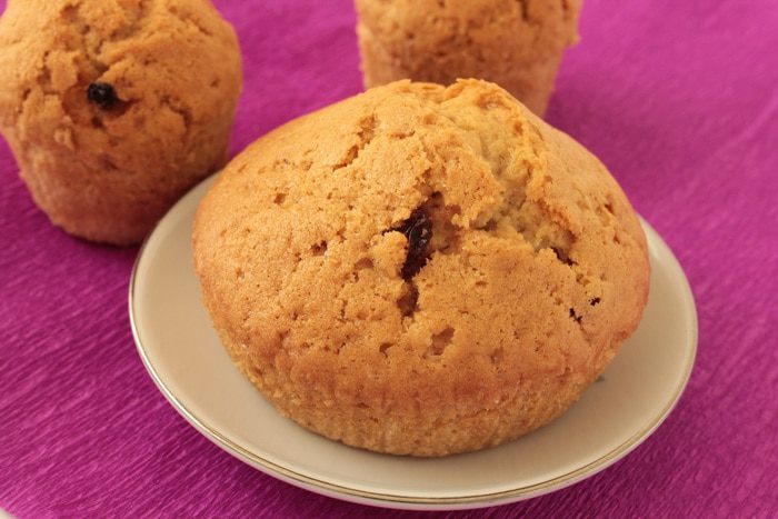 Постные кексы на огуречном рассоле